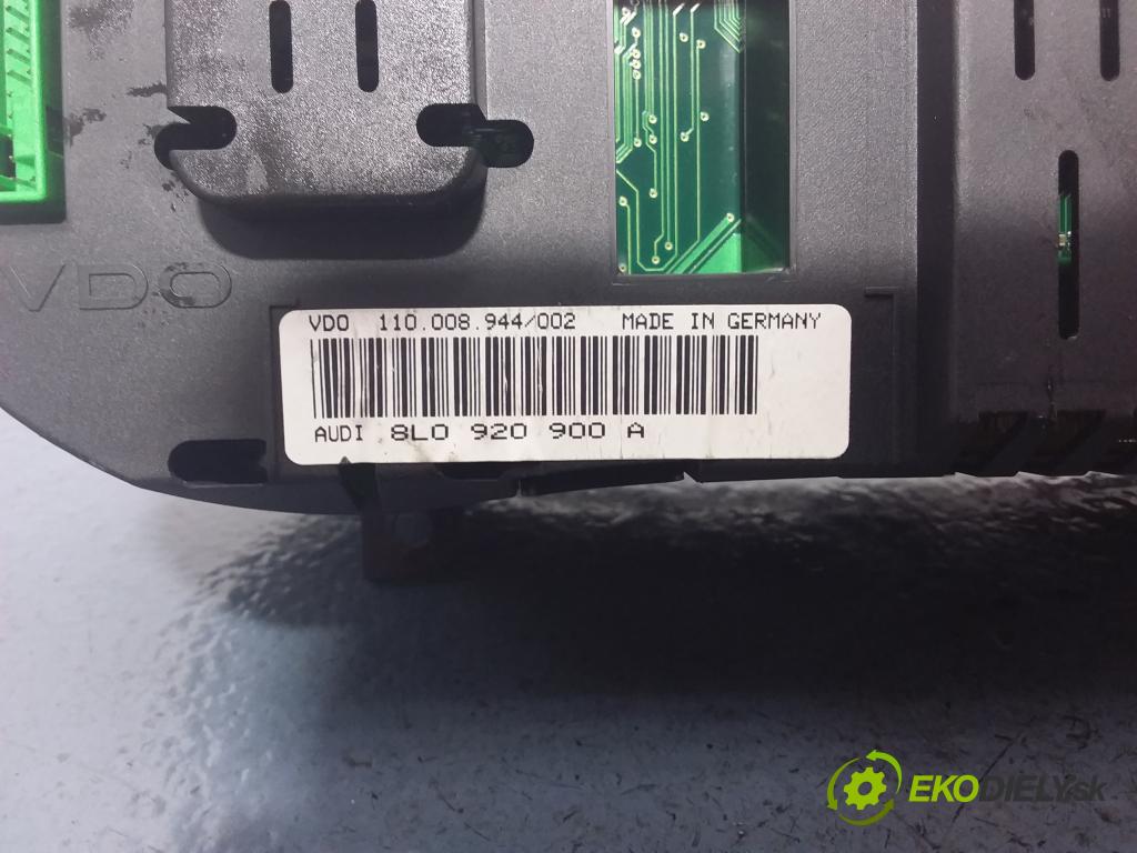Audi A3 2000 Přístrojová deska 8L0920900A
