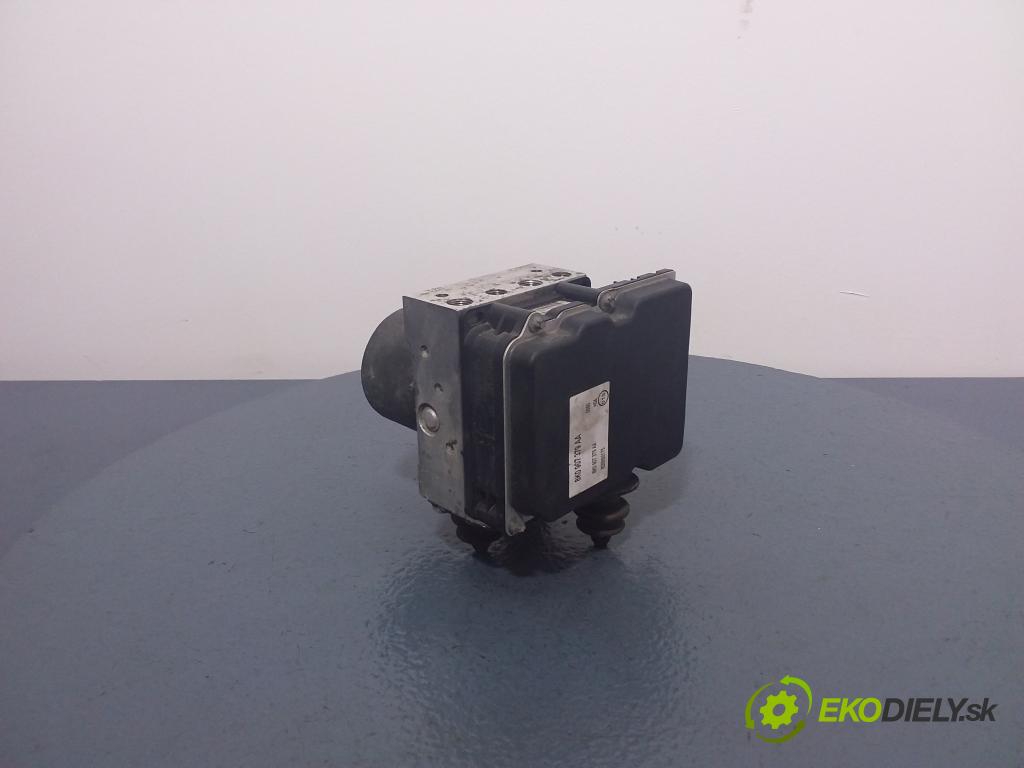 Audi A4 2008 čerpadlo ABS x 8K0907379AA