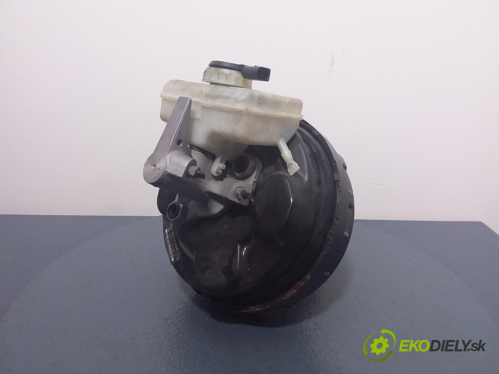 Audi A4 2008 servo Brzdní: 8K0612103E