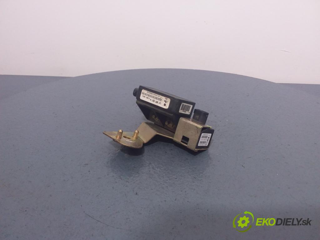 Volkswagen Golf 2000 snímač ESP. 1J0907657A