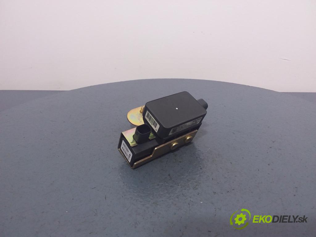Volkswagen Golf 2000 snímač ESP. 1J0907657A