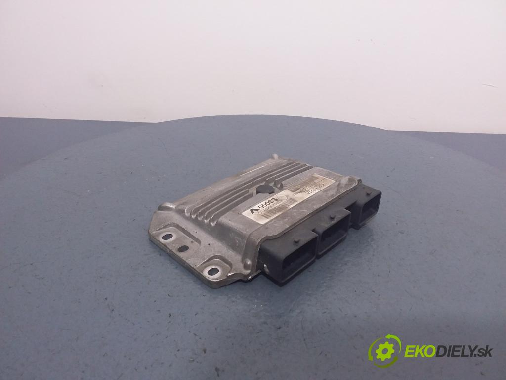 Renault Megane scenic 2003 riadiaca jednotka Motor: 8200298457