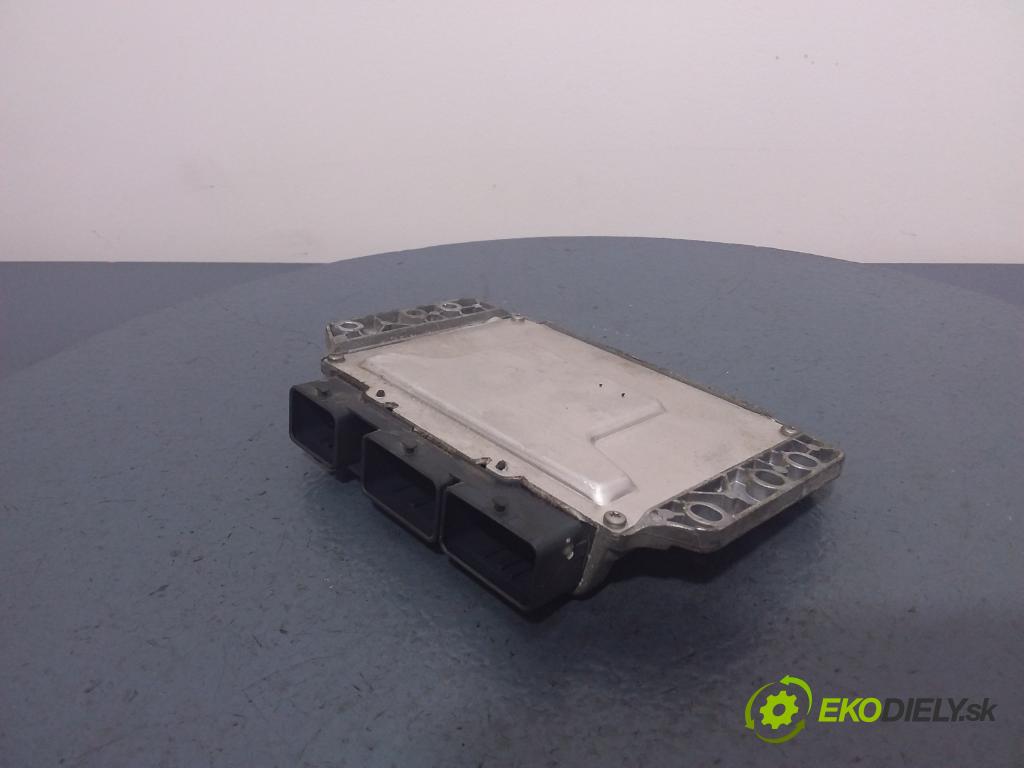 Renault Megane scenic 2003 riadiaca jednotka Motor: 8200298457