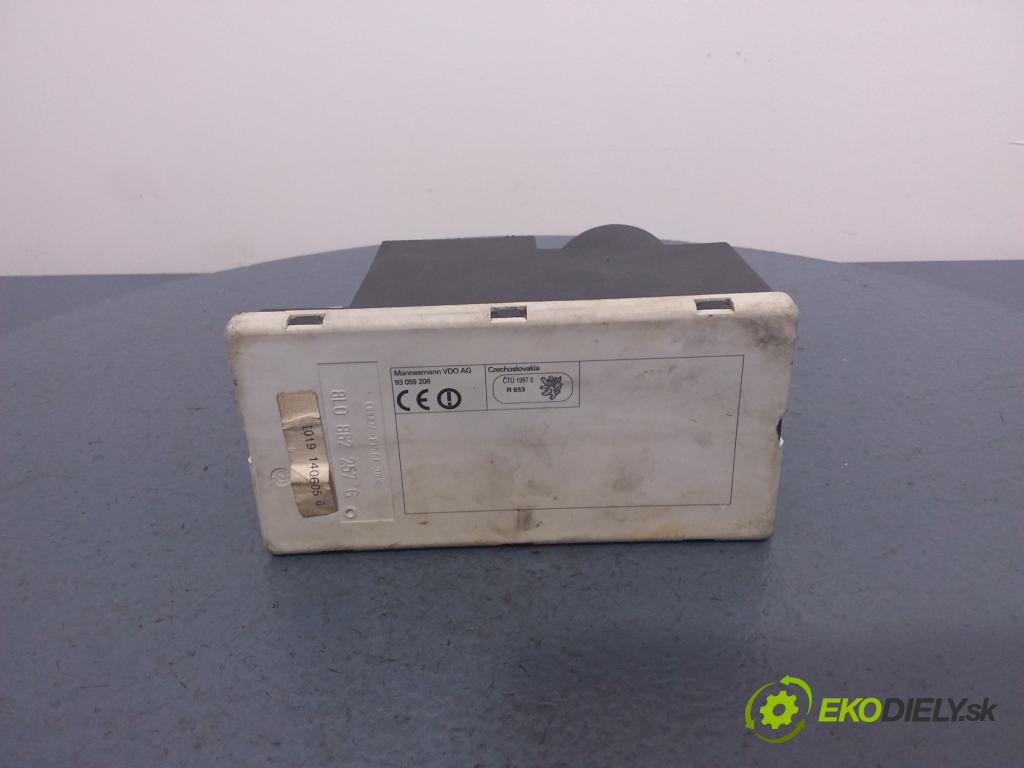 Audi A4 2001 pompa Centrálny: Zámok: 8L0862257G