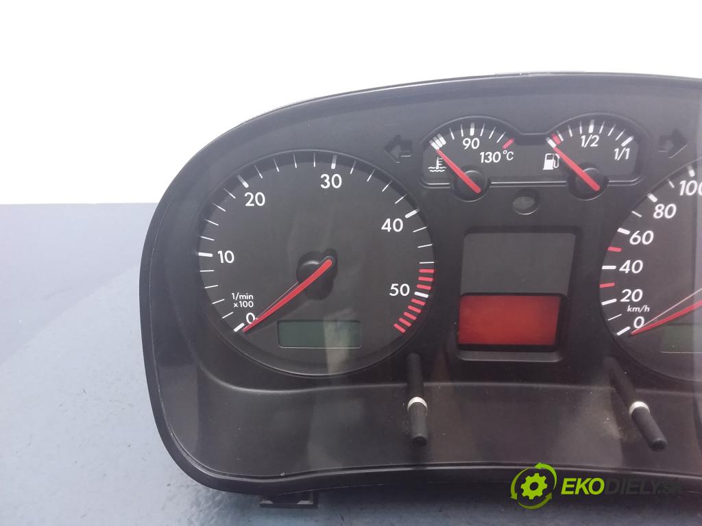 Volkswagen Golf 2002 prístrojovka/ budíky 1J0920826C