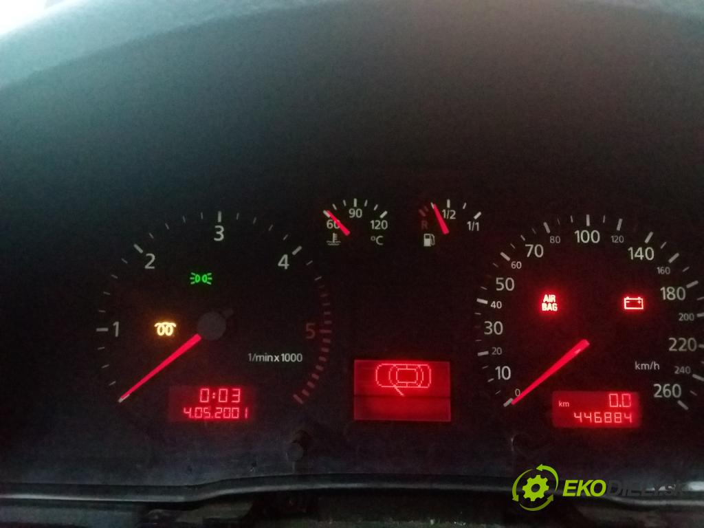 Audi A4 2001 prístrojovka/ budíky 8D0920900M