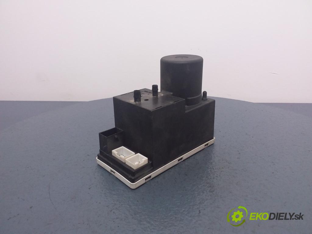 Audi A3 1997 čerpadlo Centrální Zámek 8L0862257E