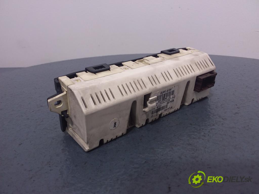 Citroen C5 2005 displej Radio / GPS 9657882880