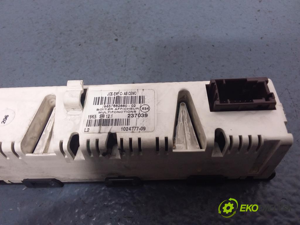 Citroen C5 2005 displej Radio / GPS 9657882880