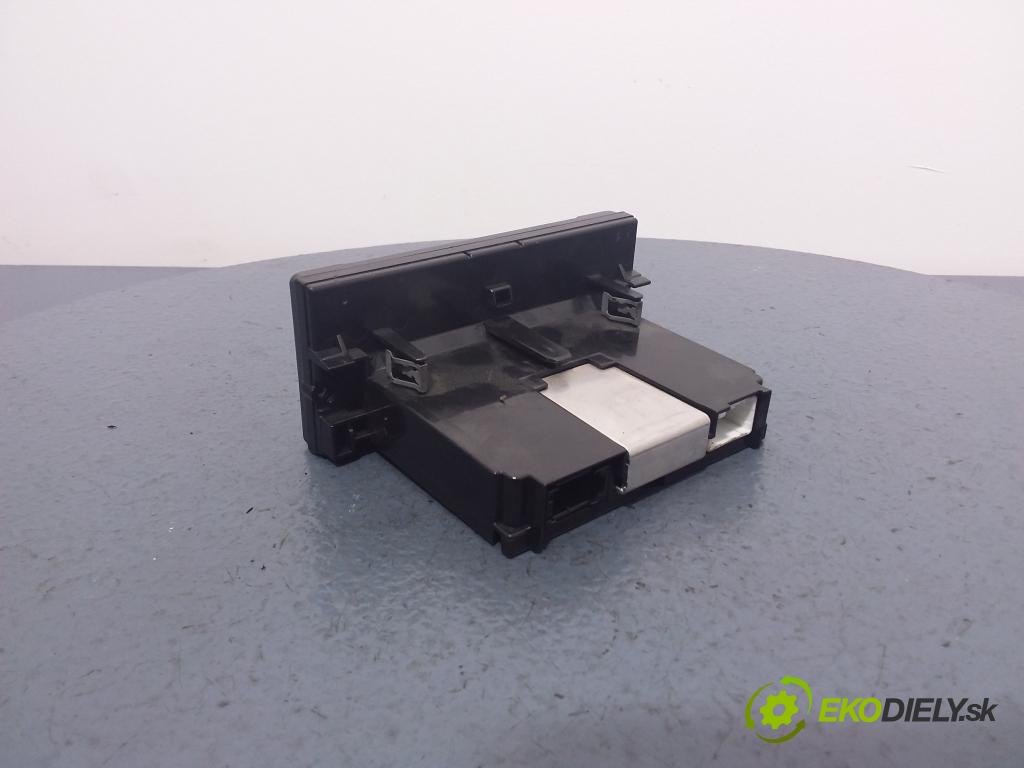 Volvo S40 2004 displej Radio / GPS 8696495