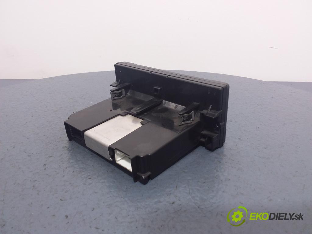 Volvo S40 2004 displej Radio / GPS 8696495