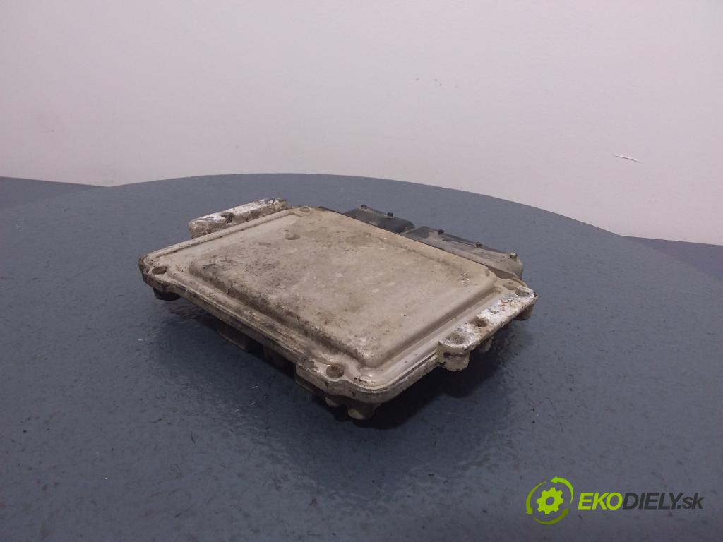 Opel Astra 2004 řídící jednotka Motor: 12992628
