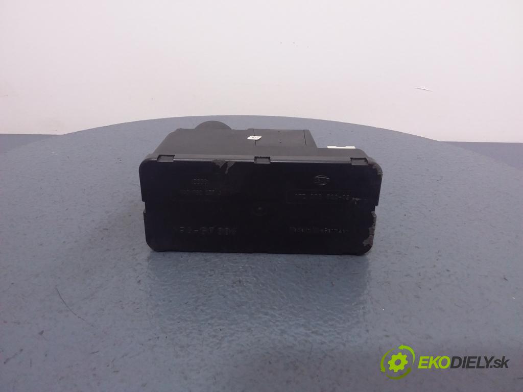 Audi A6 1996 čerpadlo Centrální Zámek 4A0862257J