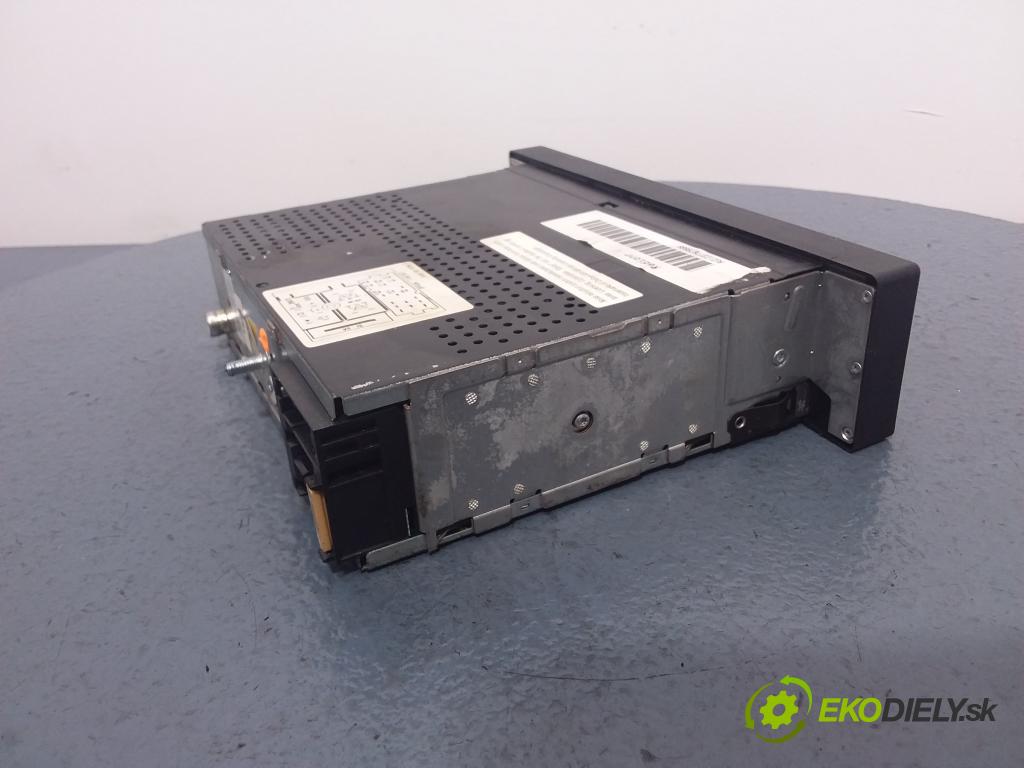 Audi A6 1996 Radio I Navigácia: 4D0035186