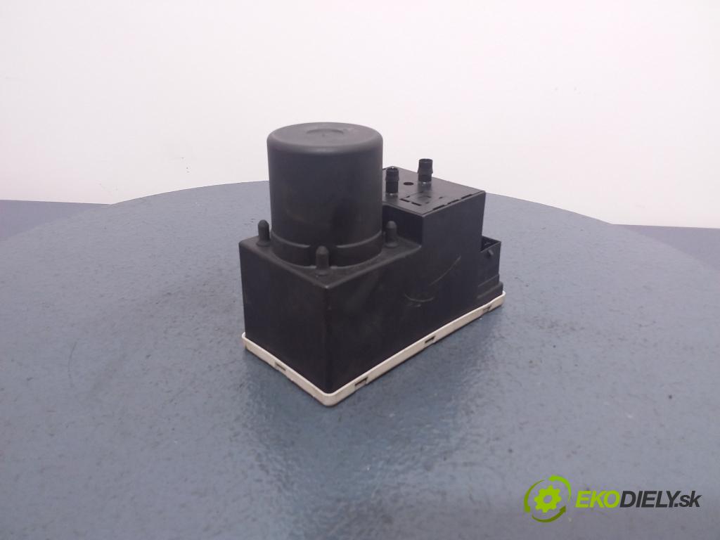 Audi A3 2001 čerpadlo Centrální Zámek 8D0862257C