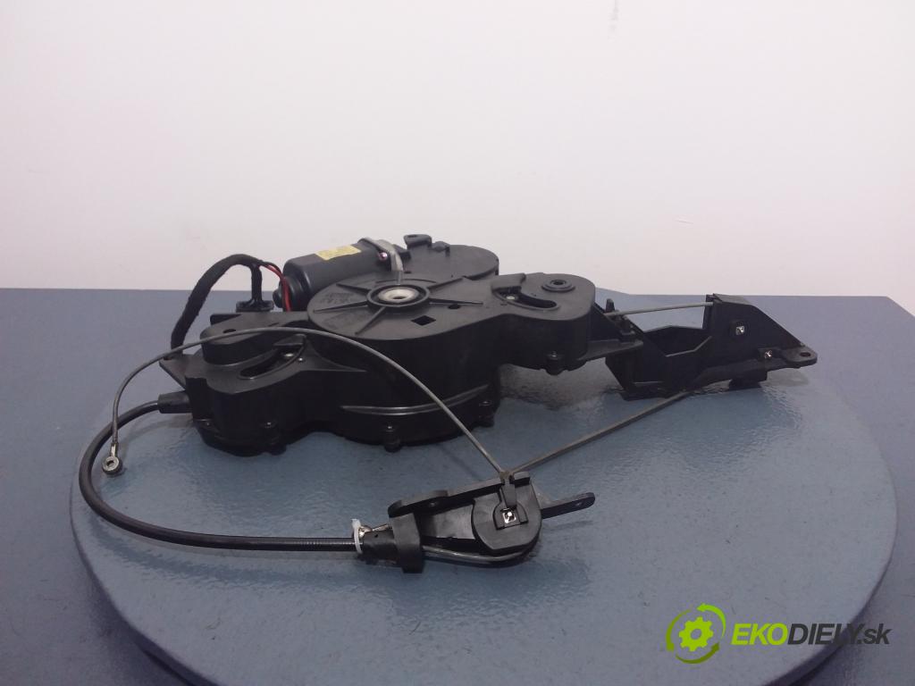 Peugeot 807 2006 zámek dveře Zad: v pravo: 1488889080
