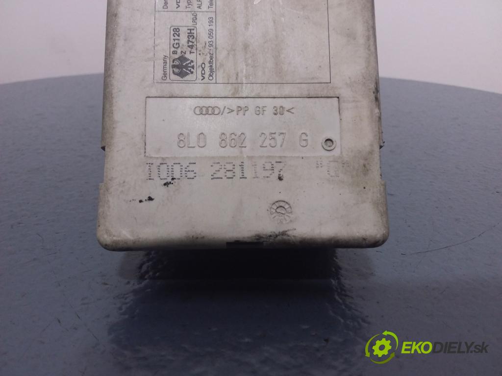 Audi A3 1999 pompa Centrálny: Zámok: 8L0862257G