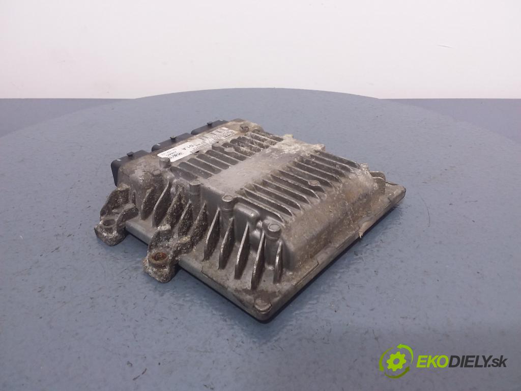 Volvo S40 2004 riadiaca jednotka Motor: 30729065A