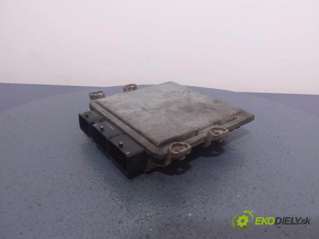 Volvo S40 2004 riadiaca jednotka Motor: 30729065A