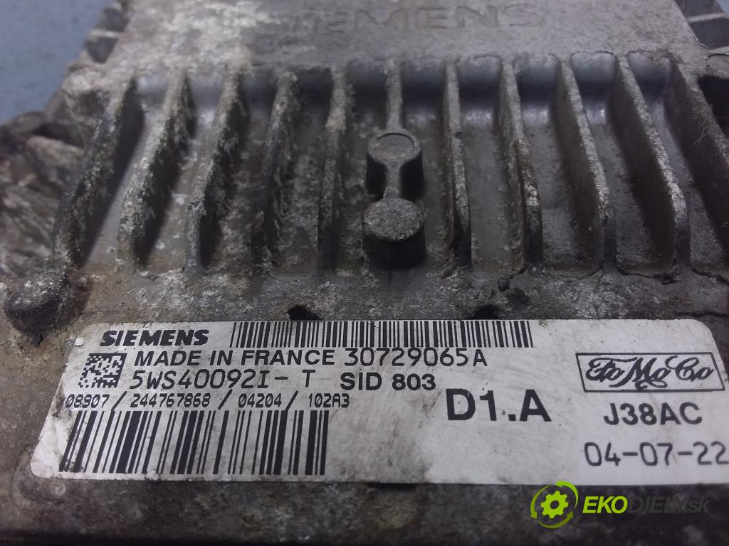 Volvo S40 2004 riadiaca jednotka Motor: 30729065A