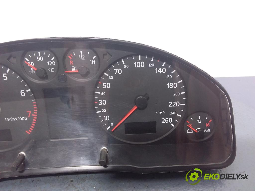 Audi A4 2000 prístrojovka/ budíky 8D0920930A