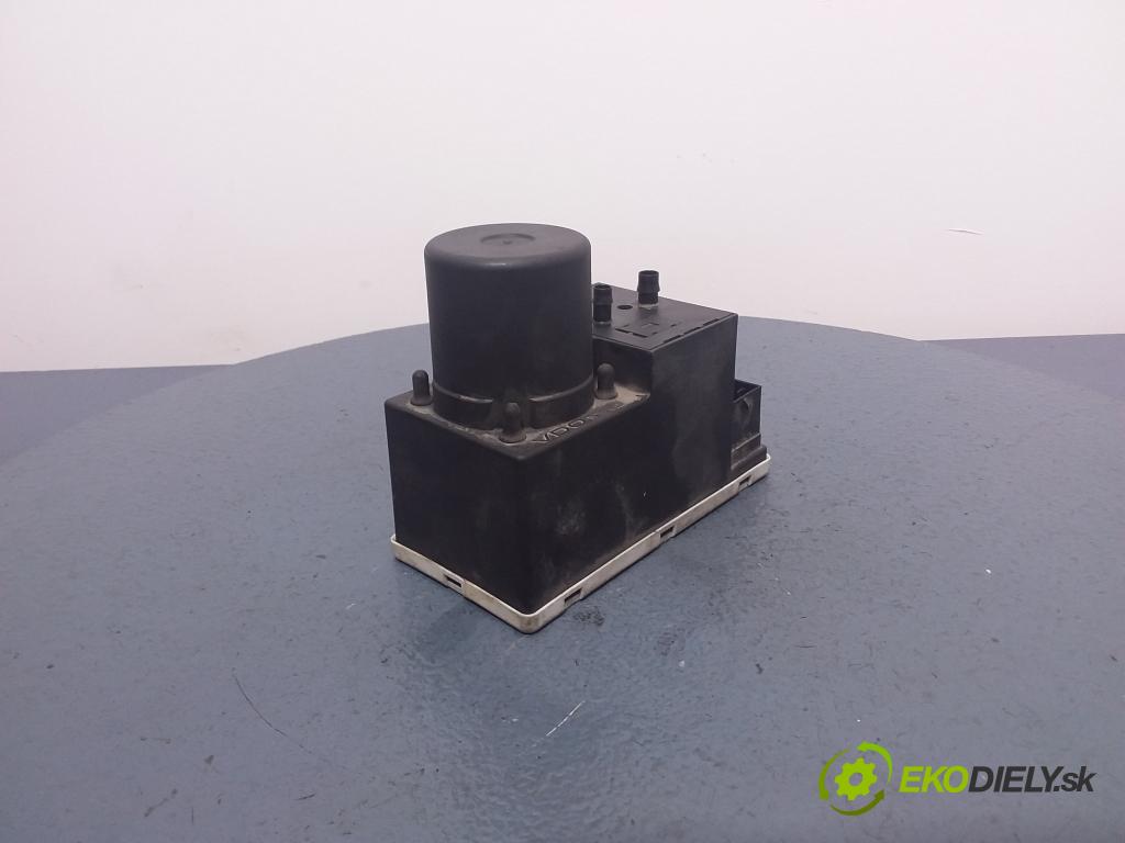 Audi A4 1996 pompa Centrálny: Zámok: 8L0862257