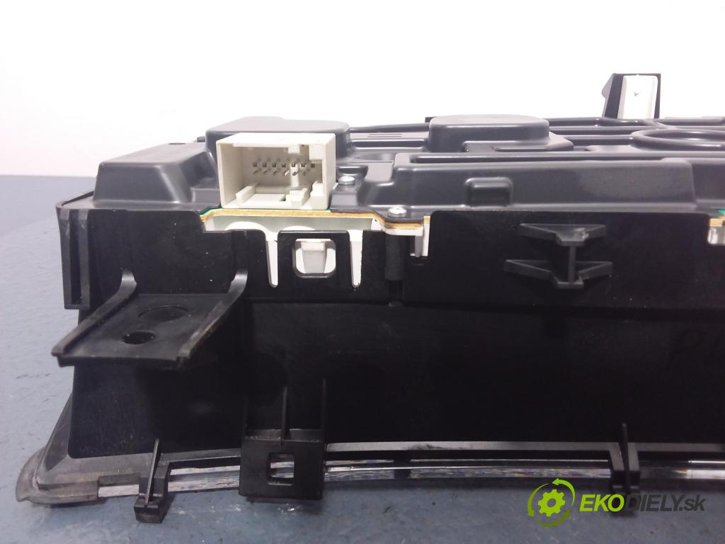 Opel Vectra 2004 prístrojovka/ budíky 13186692EC
