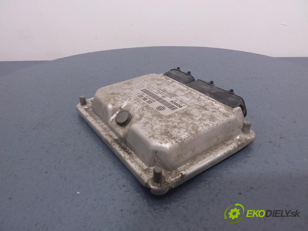 Skoda Octavia 2003 řídící jednotka Motor: 036906032J