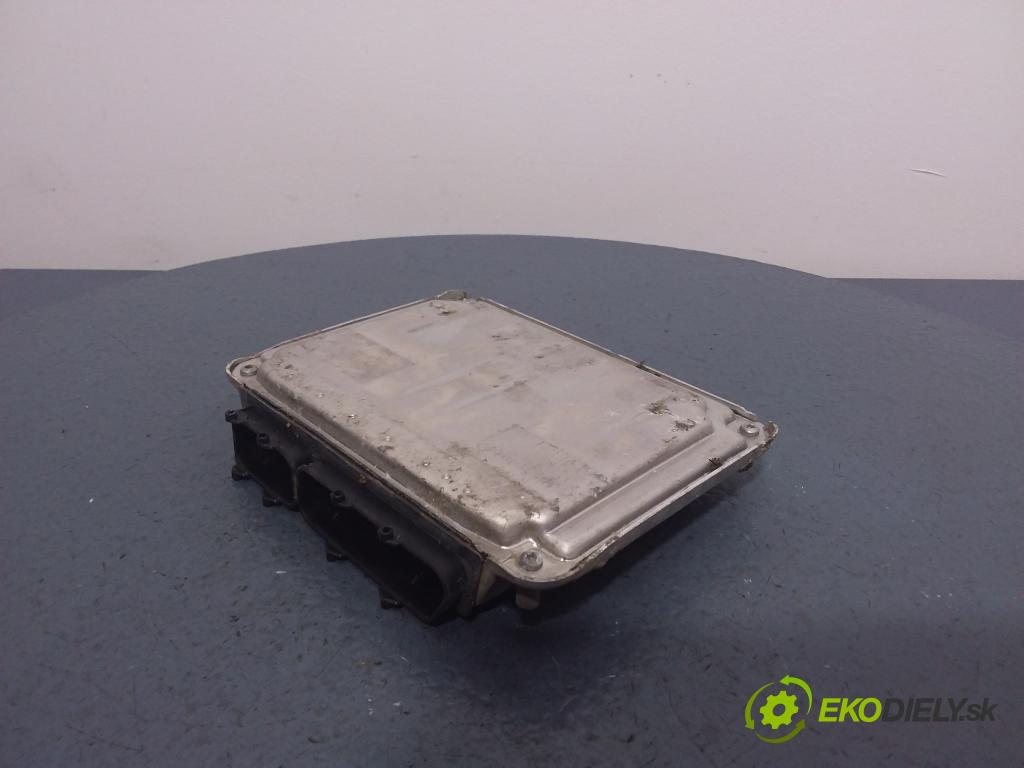 Skoda Octavia 2003 řídící jednotka Motor: 036906032J