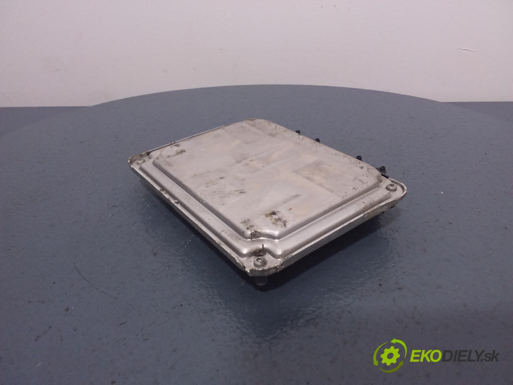 Skoda Octavia 2003 řídící jednotka Motor: 036906032J