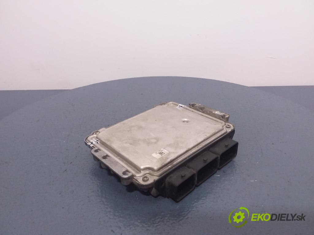 Renault Megane 2007 riadiaca jednotka Motor: 8200705747