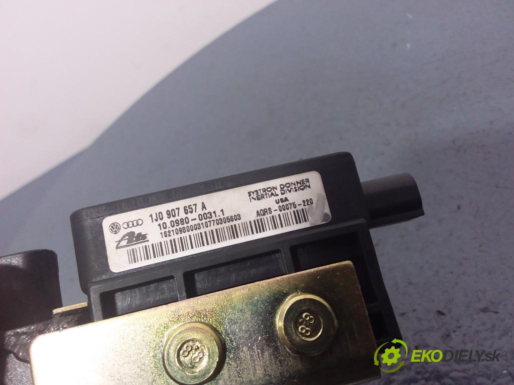 Volkswagen Bora 2001 snímač ESP. 1J0907657A