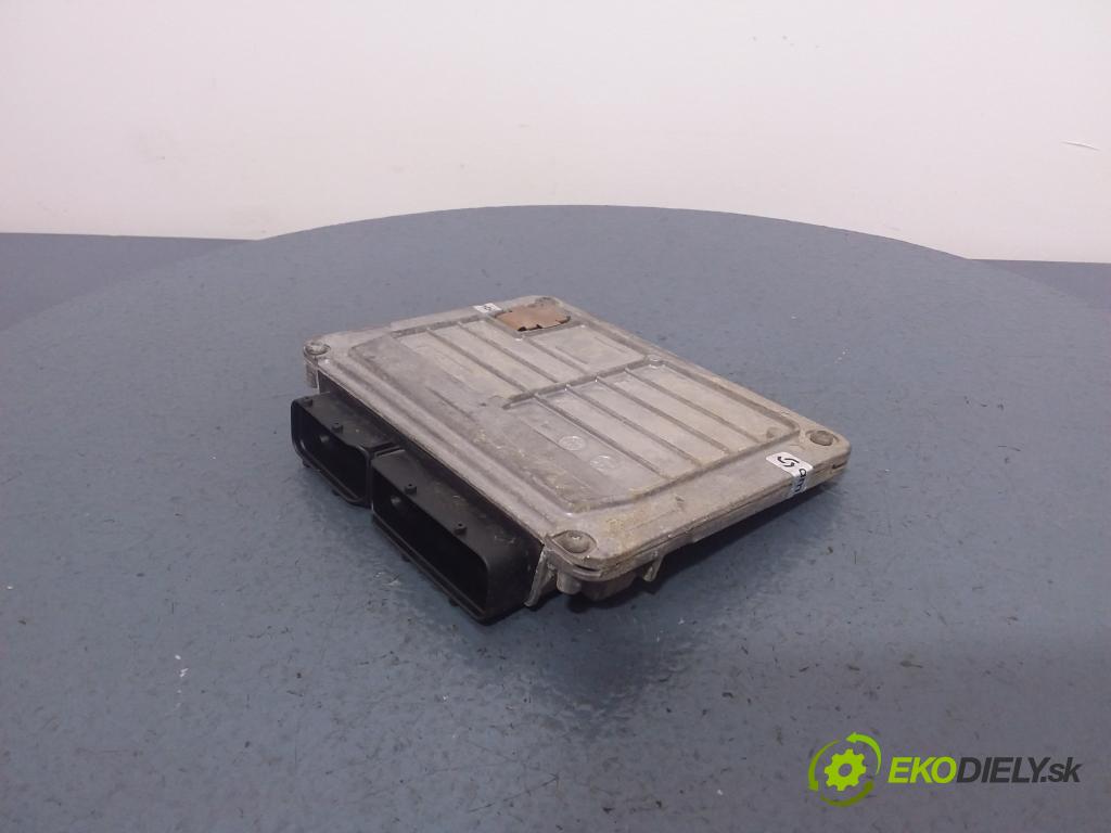 Volkswagen Polo 2000 riadiaca jednotka Motor: 03D906032C