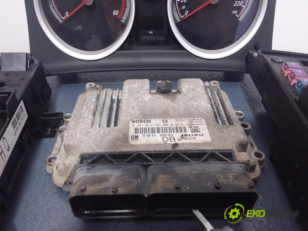 Opel Astra 2006 riadiaca jednotka Motor: 55560810