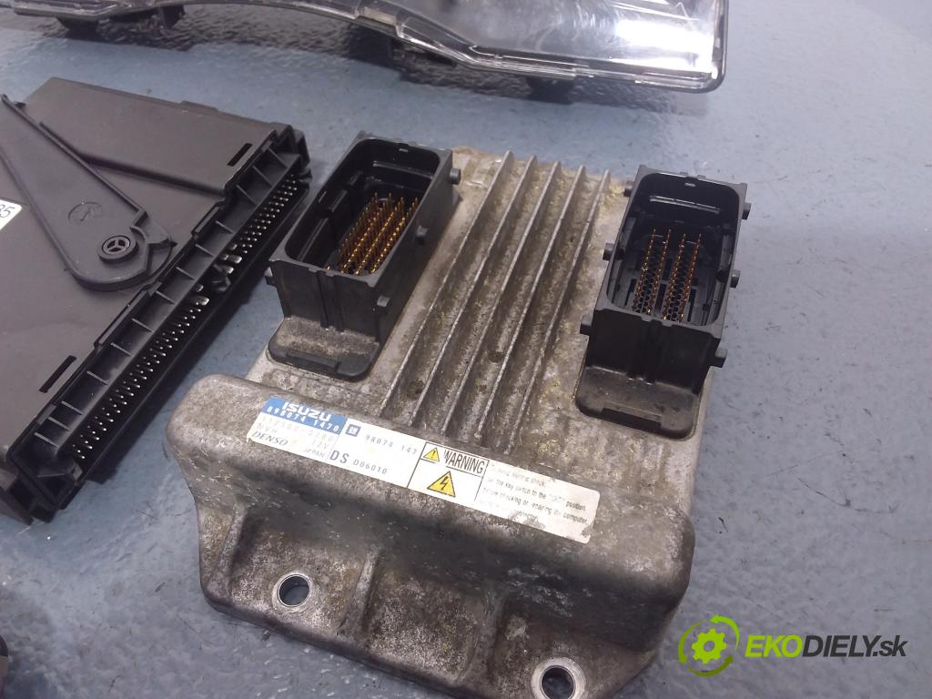 Opel Meriva-a 2010 řídící jednotka Motor: 898074-1470