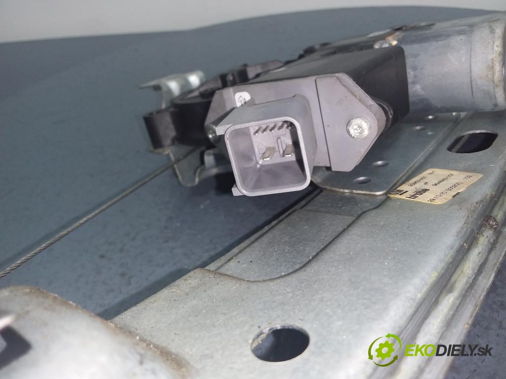 Opel Insignia 2010 mechanismus stahování Sklenka: Zad: v pravo: 20952451