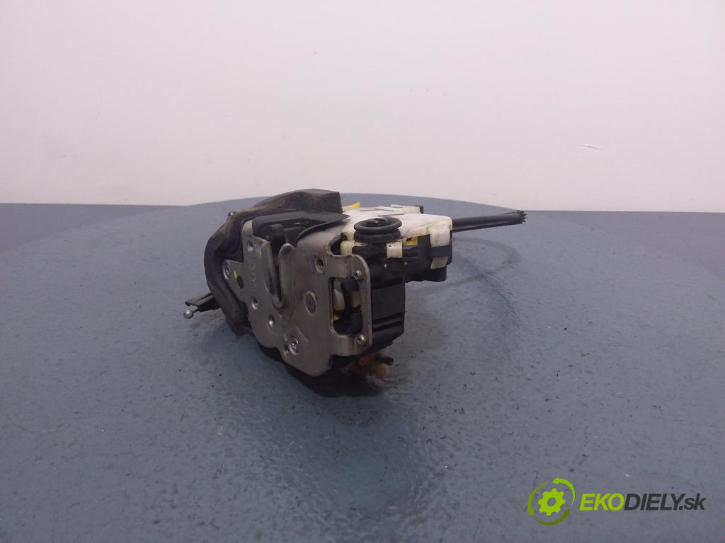 Opel Insignia 2010 zámek dveře Zad: Levý: 13503807