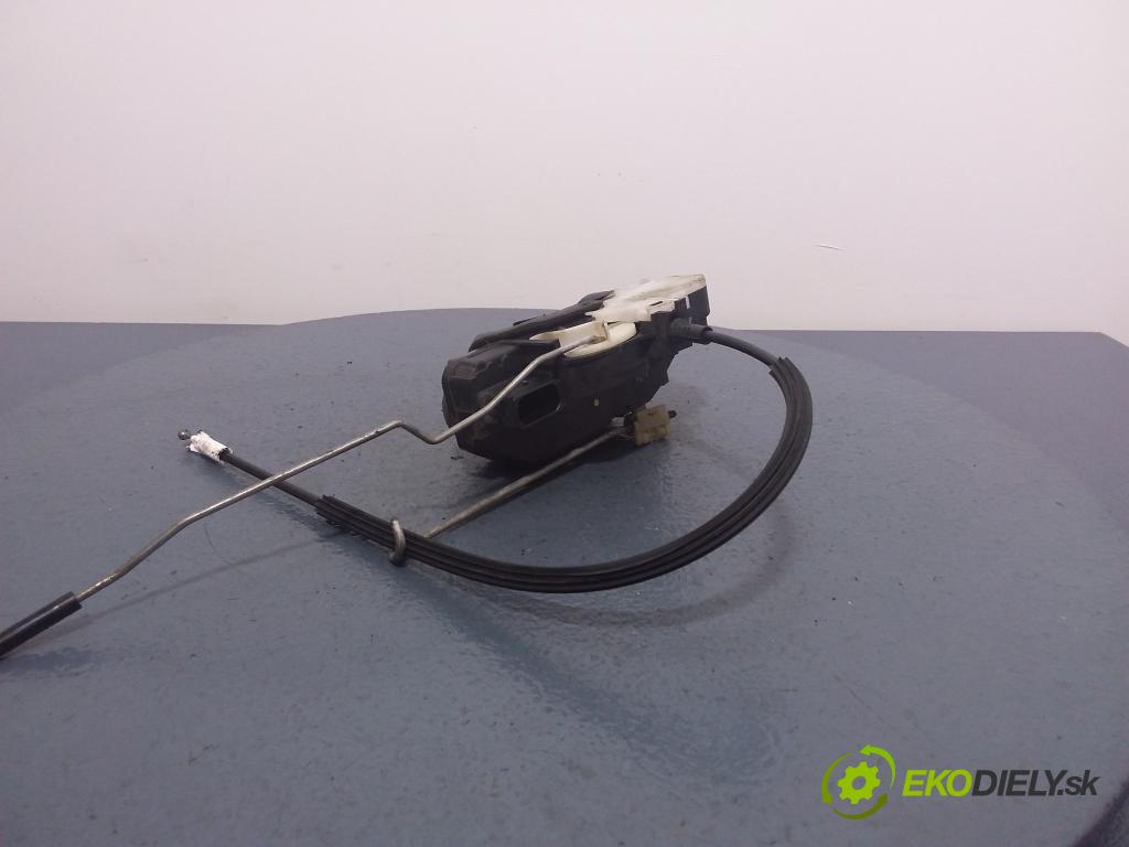 Opel Insignia 2010 zámek dveře před v pravo: 13503802
