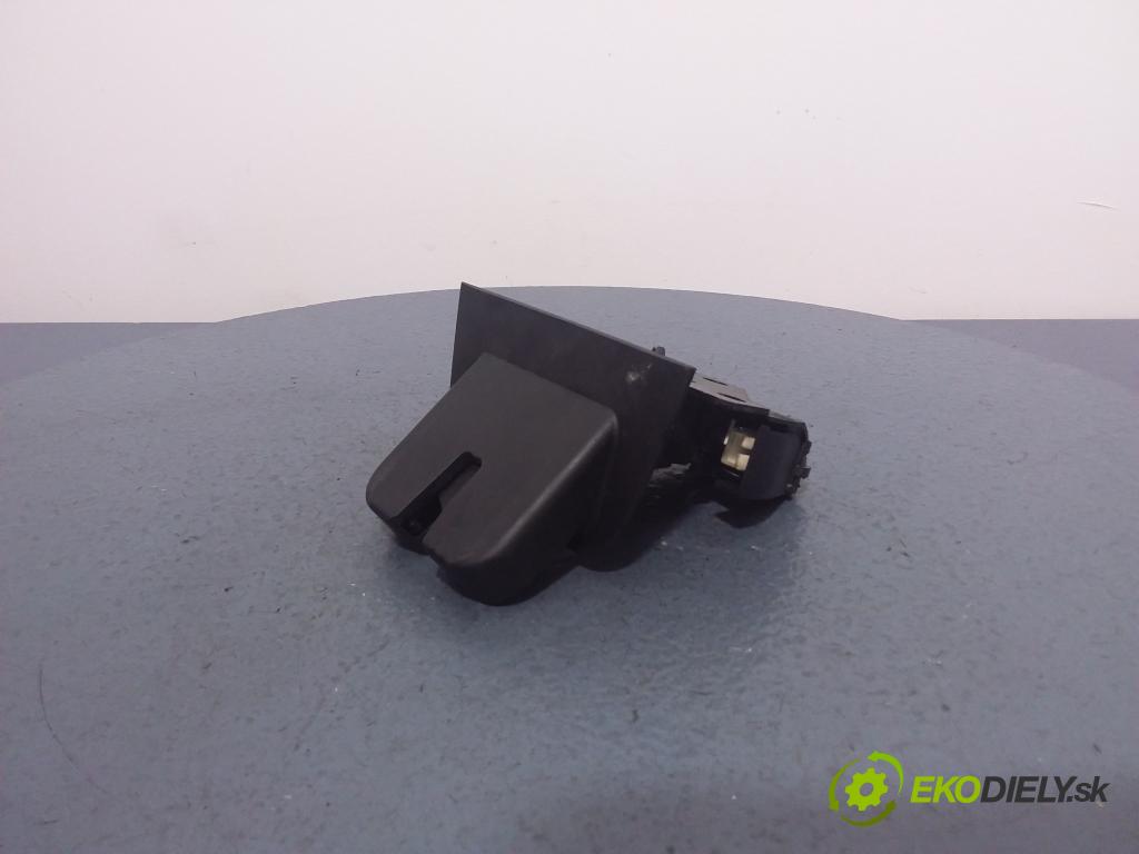 Audi A3 2004 zámek Klapky: kufr 8P4827505A