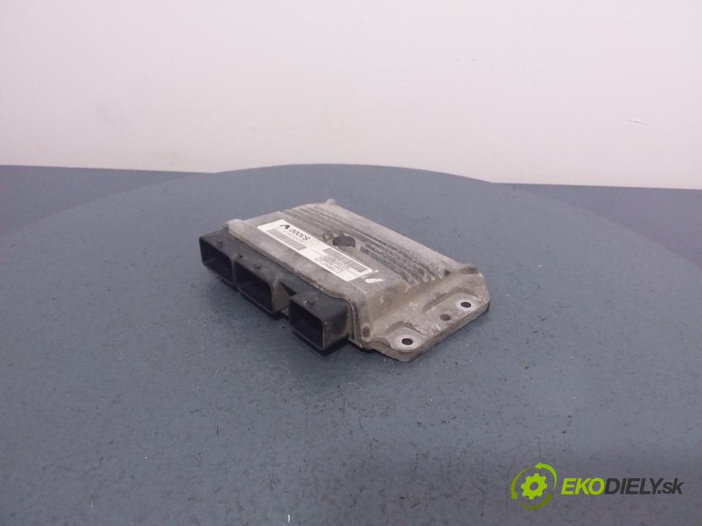 Renault Megane 2006 riadiaca jednotka Motor: 8200509516