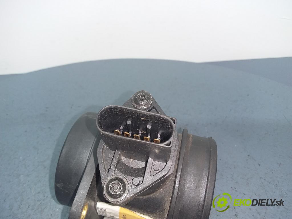 Volkswagen Passat 1999 váha vzduchu 06A906461DX