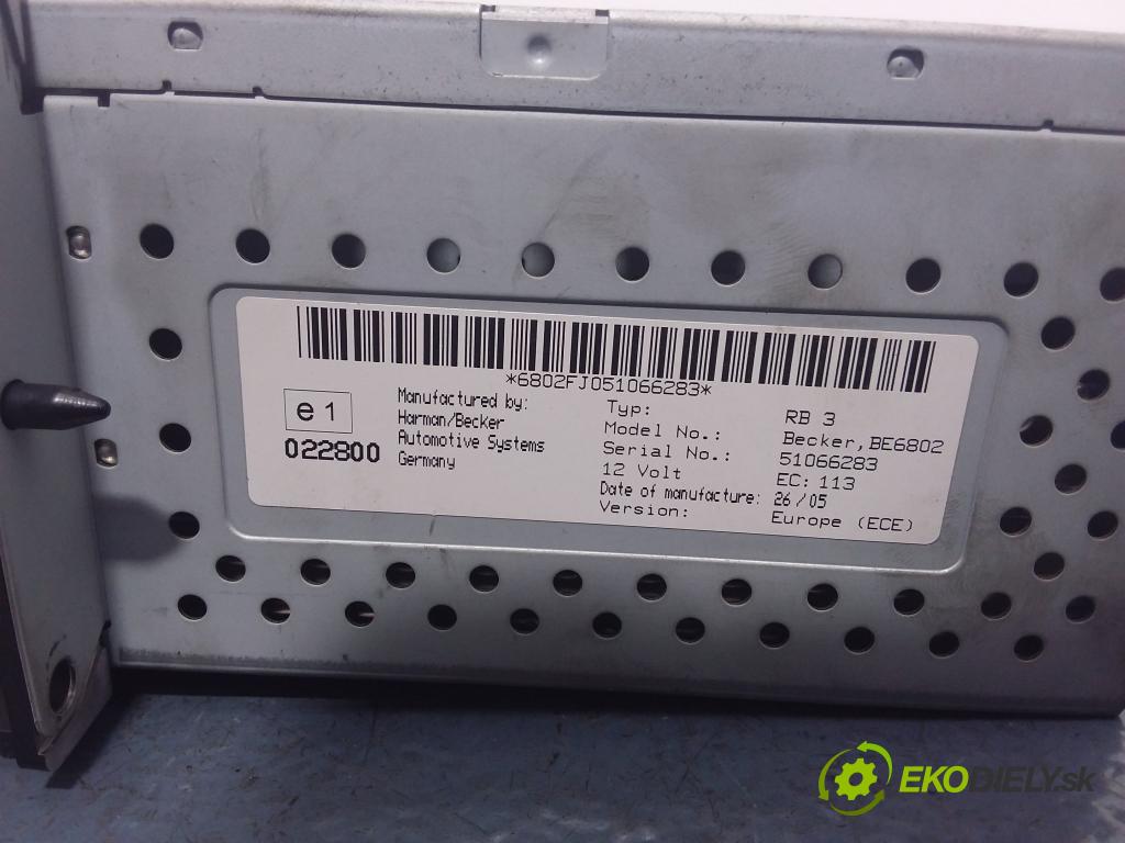 Chrysler Voyager 2005 Radio I Navigácia: 04685842AA