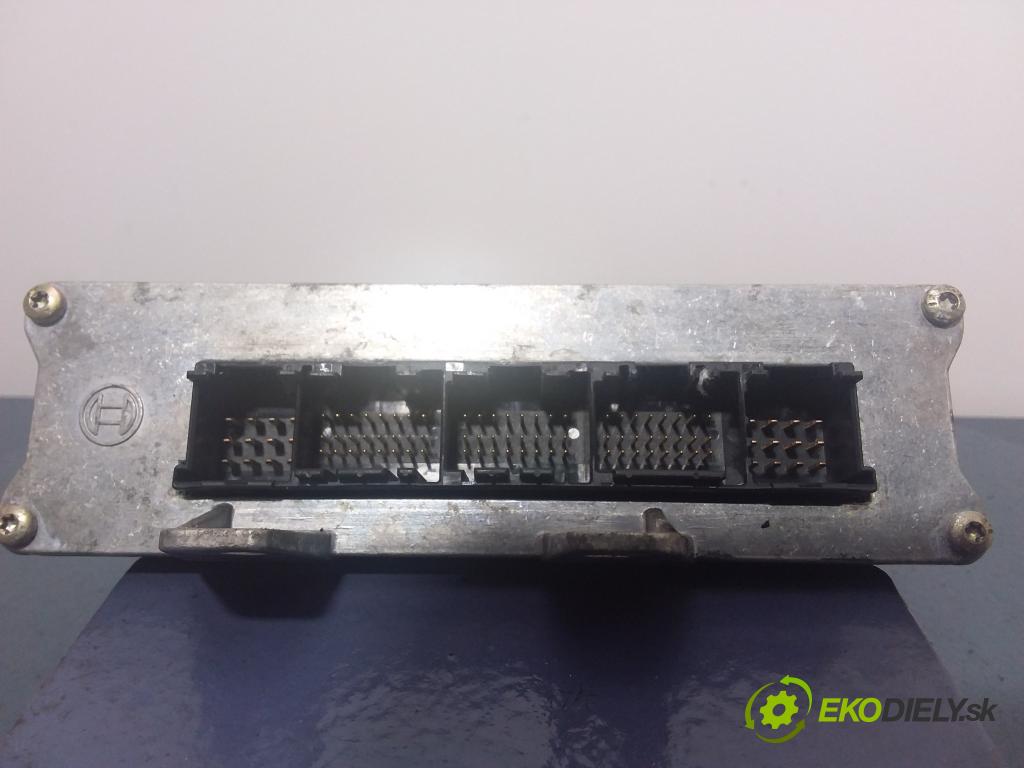 Audi A4 1994 riadiaca jednotka Motor: 8D0907557BX