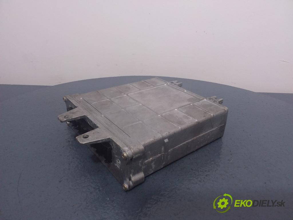 Audi A4 1994 riadiaca jednotka Motor: 8D0907557BX