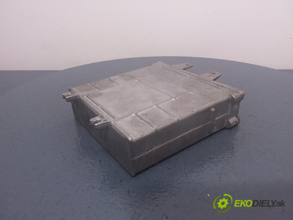 Audi A4 1994 riadiaca jednotka Motor: 8D0907557BX