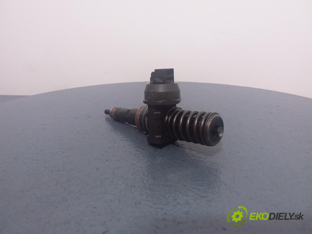 Audi A4 2002 vstrek 038130073AR