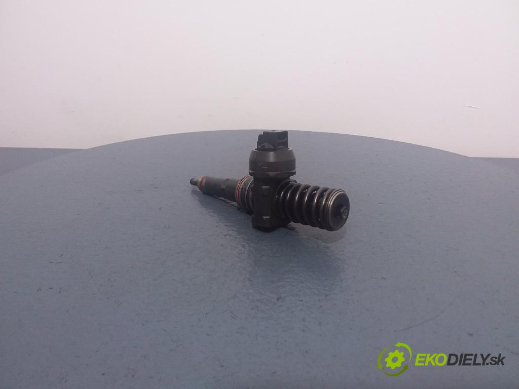 Audi A4 2002 vstrek 038130073AR