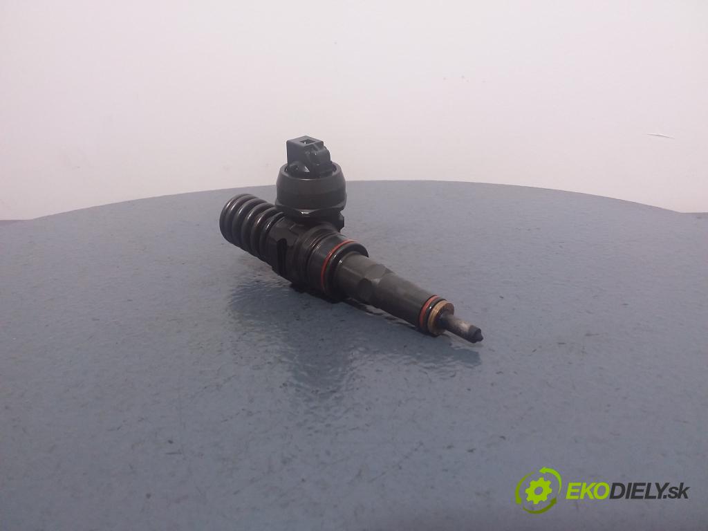 Audi A4 2002 vstrek 038130073AR