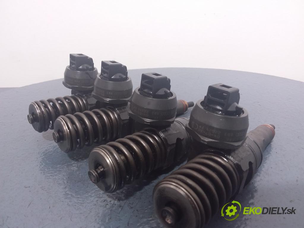 Volkswagen Passat 2004 vstrek 038130073BA