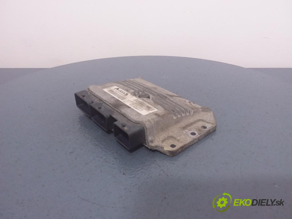 Renault Laguna 2005 riadiaca jednotka Motor: 8200444583